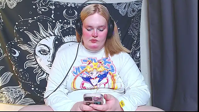 Snapshot of rozzhaos8 chatting on 30, 9, 2025 rozzhaos8 online show from 30, 9, 2025