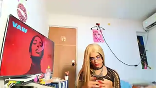 mia foxts online show from 22, 5, 2026