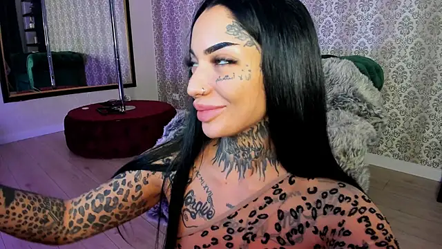 CreamyInkky  online show from 4, 12, 2024