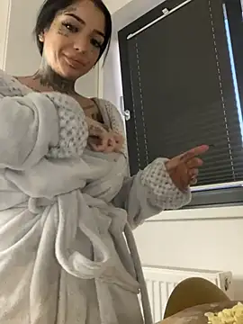 CreamyInkky  online show from 19, 1, 2025