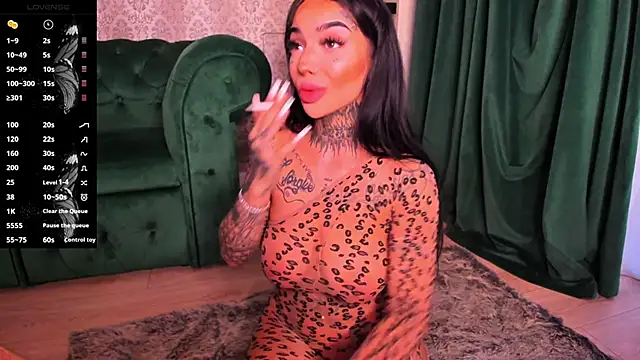 CreamyInkky  online show from 28, 1, 2025