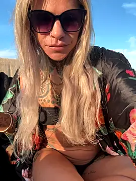 Divina X  online show from 20, 9, 2025