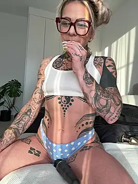 Divina X  online show from 6, 5, 2026