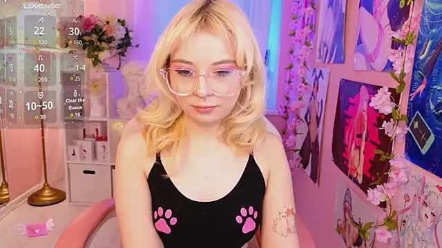 Snapshot of Coconut_Mia chatting on 8, 3, 2025 Coconut Mia online show from 8, 3, 2025