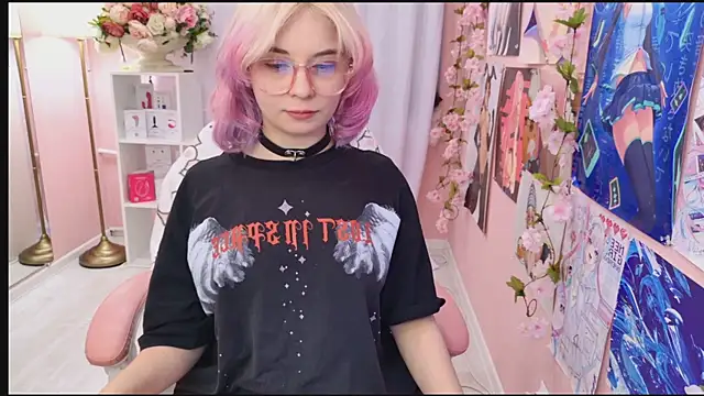 Snapshot of Coconut_Mia chatting on 7, 10, 2025 Coconut Mia online show from 7, 10, 2025