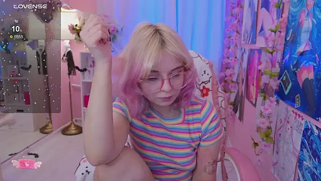 Snapshot of Coconut_Mia chatting on 22, 10, 2025 Coconut Mia online show from 22, 10, 2025