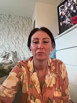 Naughtynanny75 online show from 18, 1, 2025