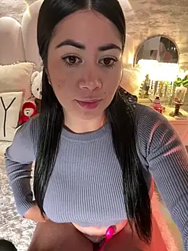 Snapshot of _MadiLee_ chatting on 19, 12, 2024 MadiLee online show from 19, 12, 2024