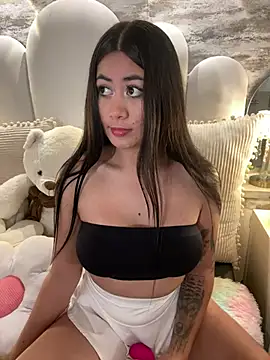 Snapshot of _MadiLee_ chatting on 9, 3, 2025 MadiLee online show from 9, 3, 2025