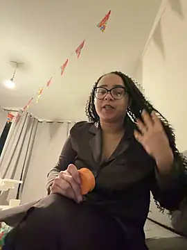 Snapshot of BaddieMelanie chatting on 3, 2, 2026 BaddieMelanie online show from 3, 2, 2026