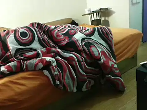 Snapshot of eblata04 chatting on 15, 2, 2025 eblata04 online show from 15, 2, 2025