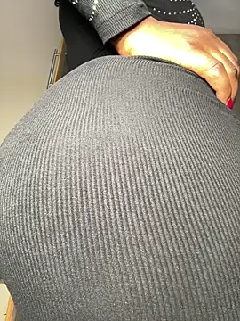 Snapshot of Hugemassivebootie chatting on 12, 7, 2026 Hugemassivebootie online show from 12, 7, 2026