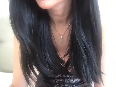 paolajonez online show from 28, 6, 2026