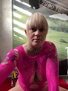 poussichienne online show from 31, 1, 2025