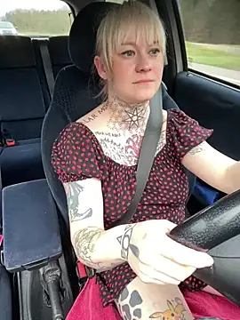 poussichienne online show from 21, 3, 2025