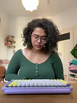 Curvydesifromgermany online show from 3, 3, 2025