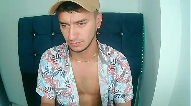 Snapshot of Kevin_Torres chatting on 11, 1, 2025 Kevin Torres online show from 11, 1, 2025