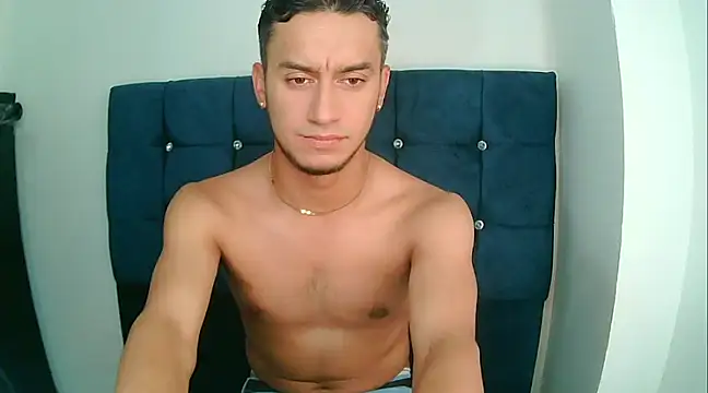 Snapshot of Kevin_Torres chatting on 14, 1, 2025 Kevin Torres online show from 14, 1, 2025