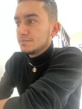 Snapshot of Kevin_Torres chatting on 4, 3, 2025 Kevin Torres online show from 4, 3, 2025