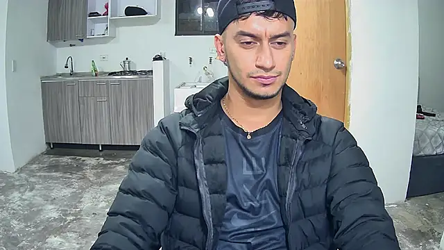 Snapshot of Kevin_Torres chatting on 21, 10, 2025 Kevin Torres online show from 21, 10, 2025