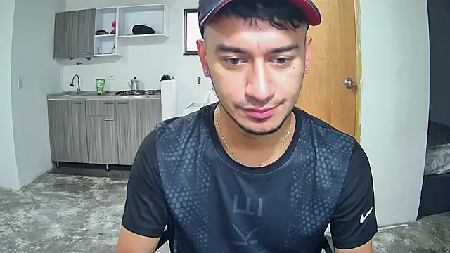 Snapshot of Kevin_Torres chatting on 21, 10, 2025 Kevin Torres online show from 21, 10, 2025