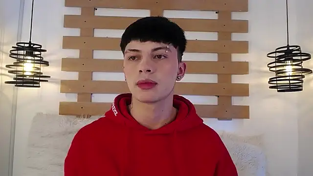 Steev Novoa online show from 5, 3, 2025