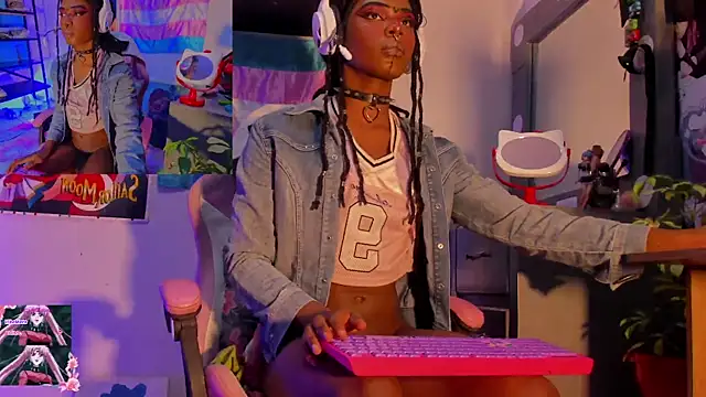 Effy Marinn online show from 17, 9, 2025