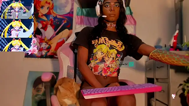 Effy Marinn online show from 18, 9, 2025