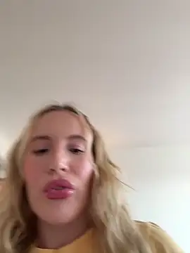 isisxoxx online show from 18, 3, 2026