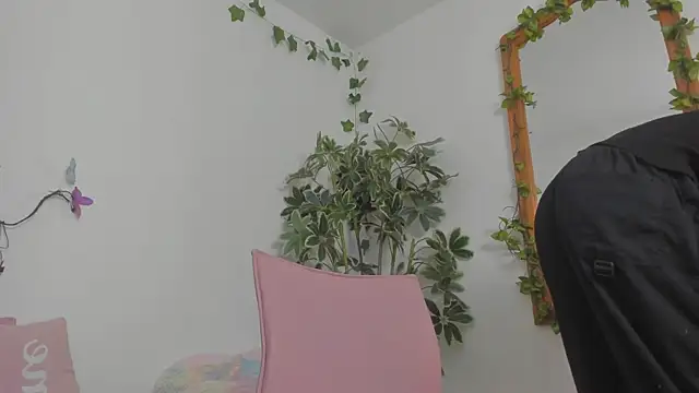 BonnieCute  online show from 13, 7, 2026