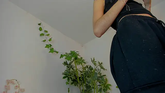 BonnieCute  online show from 4, 8, 2026