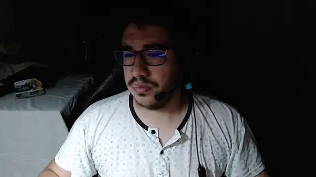 Snapshot of thealfawolf01 chatting on 14, 10, 2025 thealfawolf01 online show from 14, 10, 2025