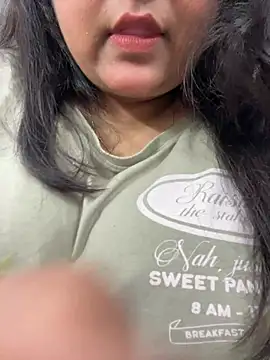 smile pretty online show from 4, 2, 2026