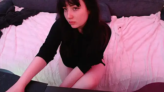 Lynylou online show from 21, 12, 2024