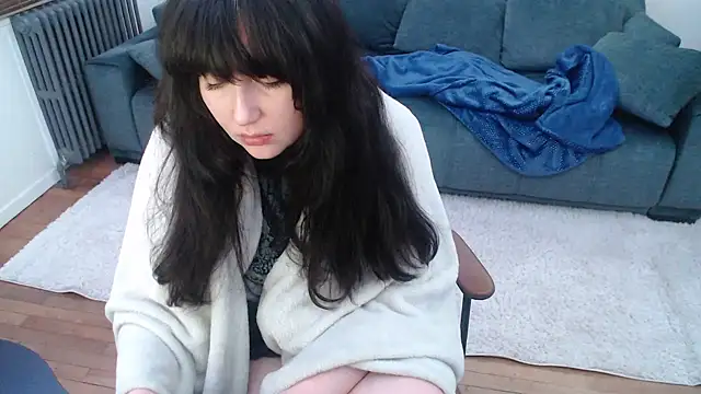 Lynylou online show from 13, 1, 2025