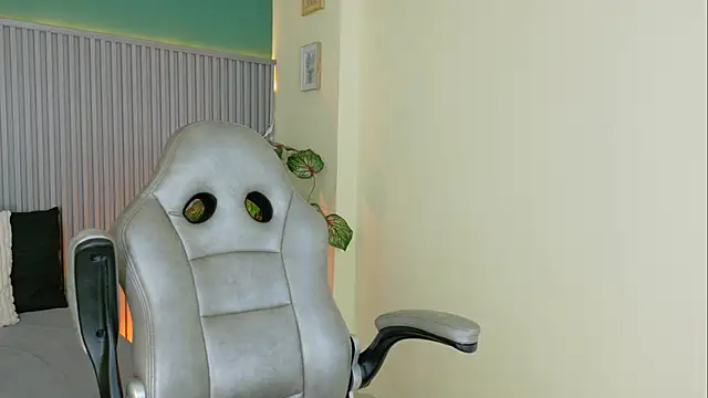 Snapshot of paula__cruzz chatting on 11, 6, 2026 paula cruzz online show from 11, 6, 2026