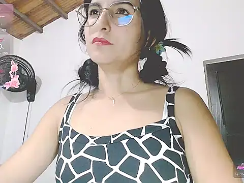 Snapshot of tifany19_ chatting on 1, 11, 2025 tifany19  online show from 1, 11, 2025