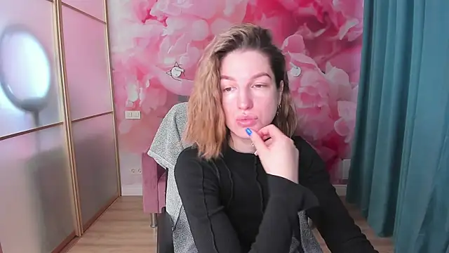 EmilyWalkeri online show from 27, 1, 2025