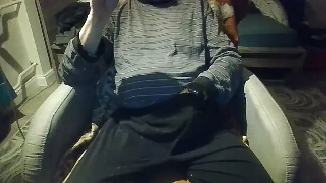 Sammy1660 online show from 4, 1, 2025