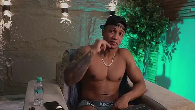 Logan Varela online show from 4, 12, 2025