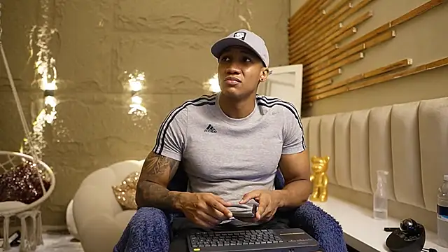 Logan Varela online show from 7, 3, 2026