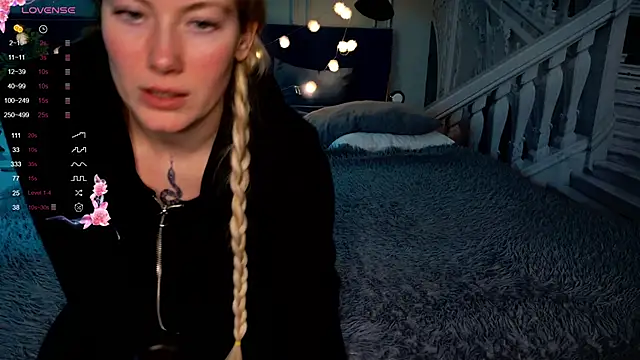 Liv Fay online show from 5, 3, 2025