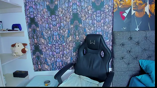 dominic smith  online show from 30, 12, 2024