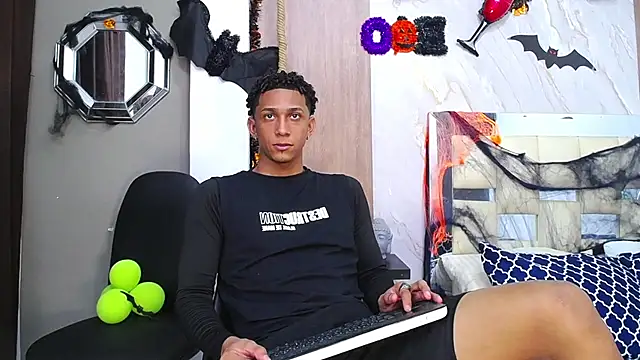 dominic smith  online show from 28, 10, 2025