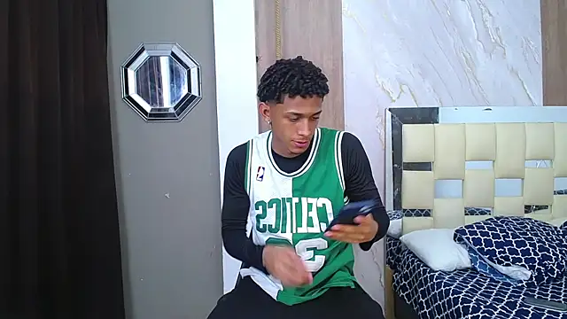 dominic smith  online show from 11, 11, 2025