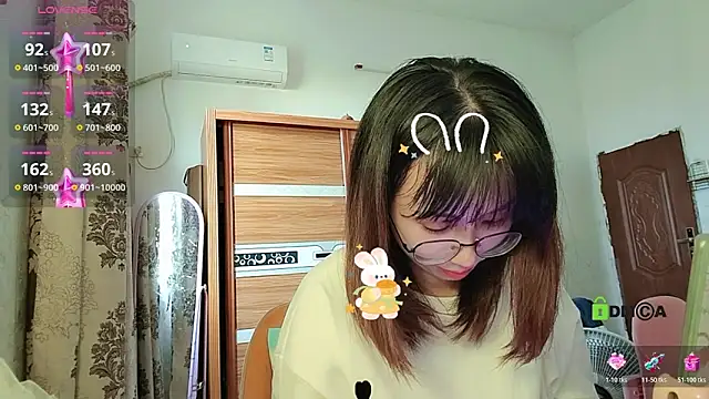 Lili 666 online show from 4, 12, 2025