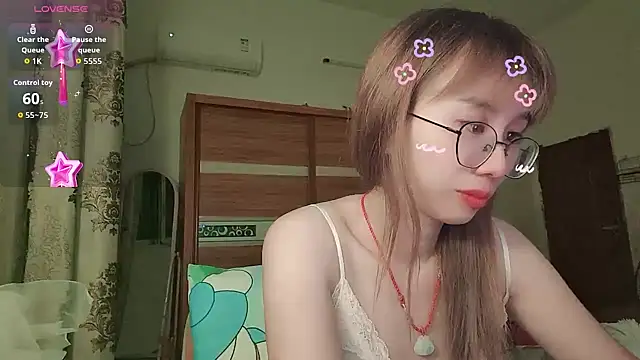 Lili 666 online show from 4, 7, 2026