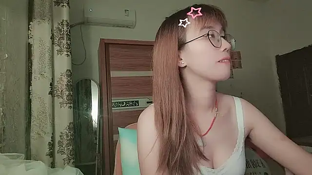 Lili 666 online show from 4, 8, 2026