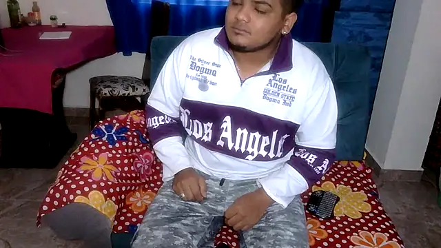 Boycuriousxxx online show from 25, 7, 2026