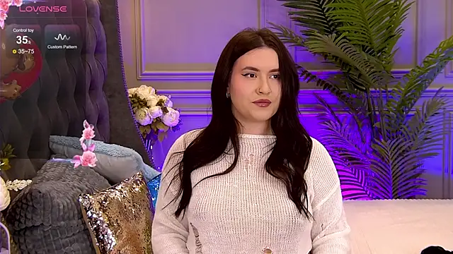 TrishaWinslet online show from 22, 2, 2025